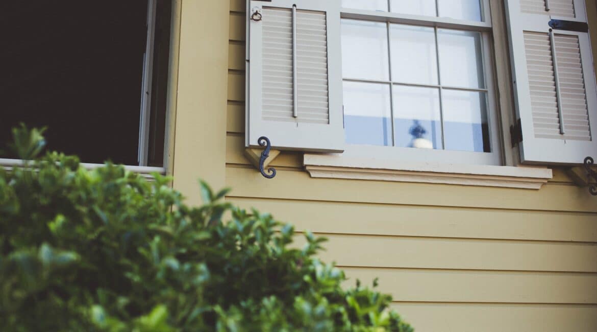 Guide to Choosing the Right Hurricane Shutters